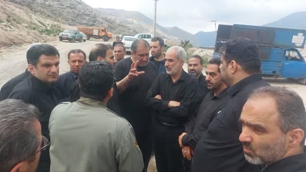 ادامه تلاشها برای مهار آتش سوزی عمارت زباله شهرداری آمل